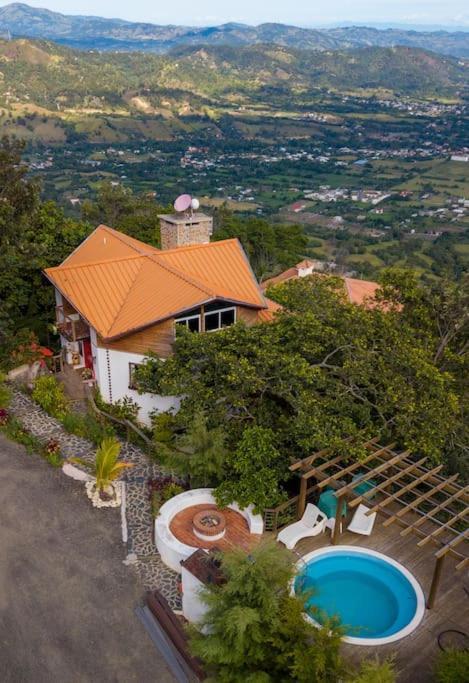 Mansion Dubai-Mountain-Jacuzzi-4Br-Jamaca De Dios Villa Jarabacoa Buitenkant foto
